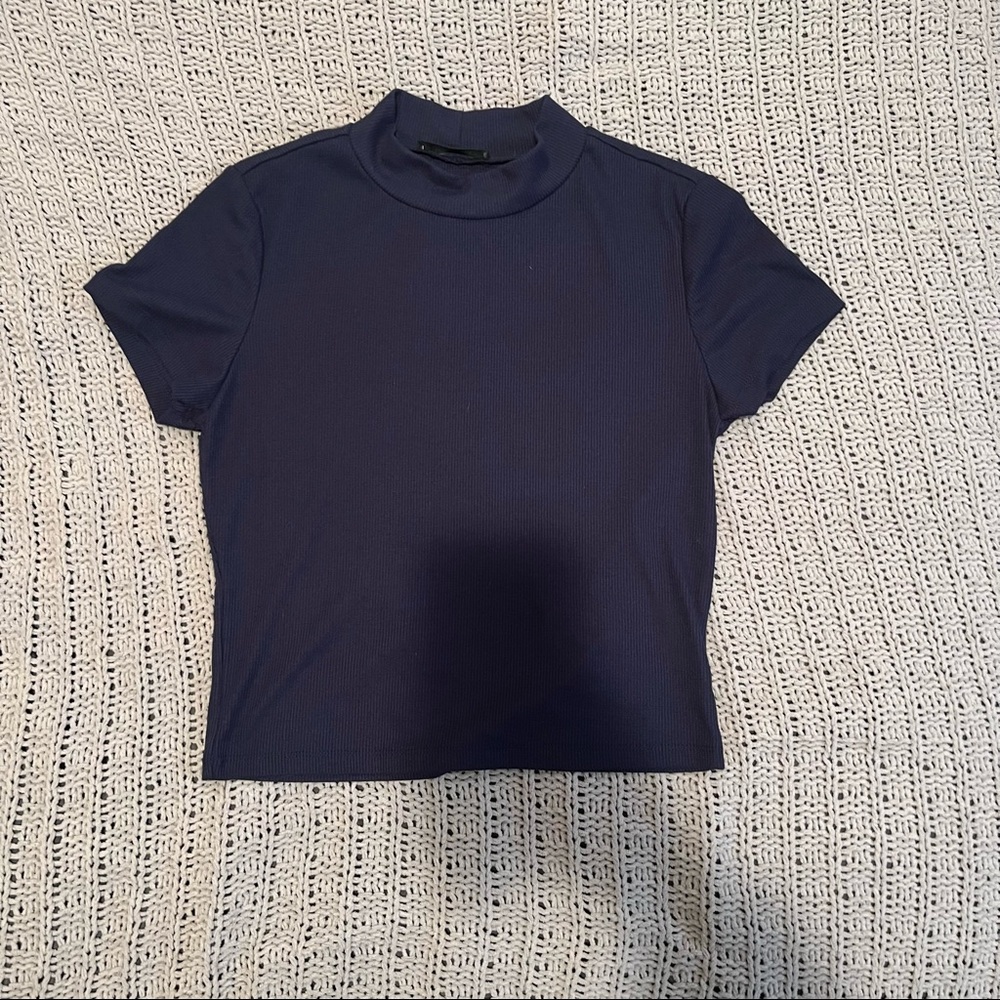 High neck  crop top.